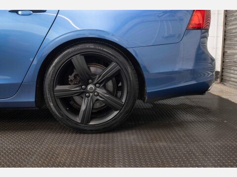 Volvo V90 2.0 D5 PowerPulse R-Design Auto AWD Euro 6 (s/s) 5dr 9