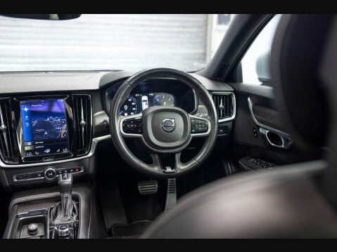 Volvo V90 2.0 D5 PowerPulse R-Design Auto AWD Euro 6 (s/s) 5dr 44