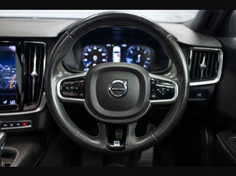 Volvo V90 2.0 D5 PowerPulse R-Design Auto AWD Euro 6 (s/s) 5dr 46