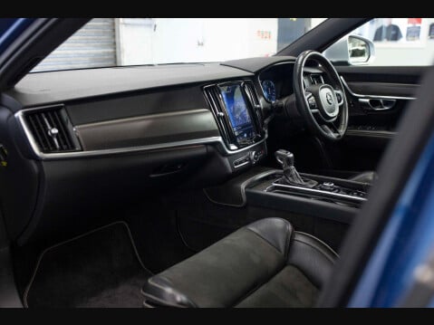 Volvo V90 2.0 D5 PowerPulse R-Design Auto AWD Euro 6 (s/s) 5dr 54