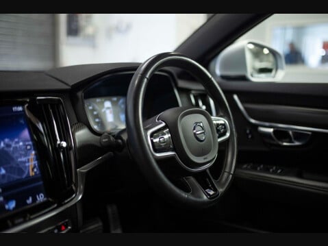 Volvo V90 2.0 D5 PowerPulse R-Design Auto AWD Euro 6 (s/s) 5dr 61