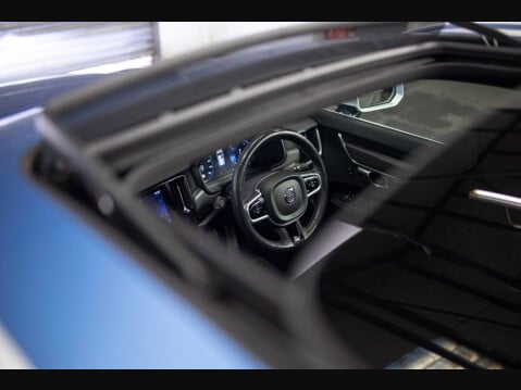 Volvo V90 2.0 D5 PowerPulse R-Design Auto AWD Euro 6 (s/s) 5dr 64