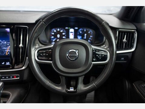 Volvo V90 2.0 D5 PowerPulse R-Design Auto AWD Euro 6 (s/s) 5dr 46