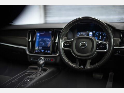 Volvo V90 2.0 D5 PowerPulse R-Design Auto AWD Euro 6 (s/s) 5dr 50