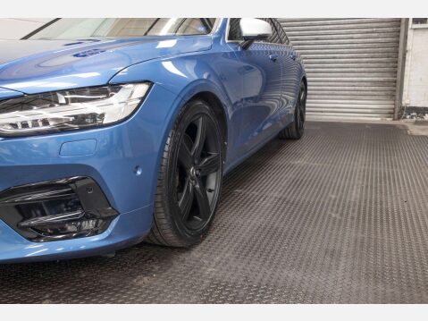 Volvo V90 2.0 D5 PowerPulse R-Design Auto AWD Euro 6 (s/s) 5dr 81