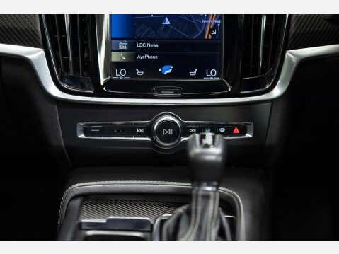 Volvo V90 2.0 D5 PowerPulse R-Design Auto AWD Euro 6 (s/s) 5dr 40