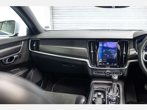 Volvo V90 2.0 D5 PowerPulse R-Design Auto AWD Euro 6 (s/s) 5dr 45