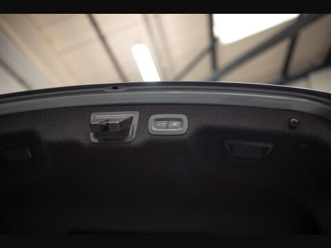 Volvo S90 2.0 D4 Inscription Pro Auto Euro 6 (s/s) 4dr 98