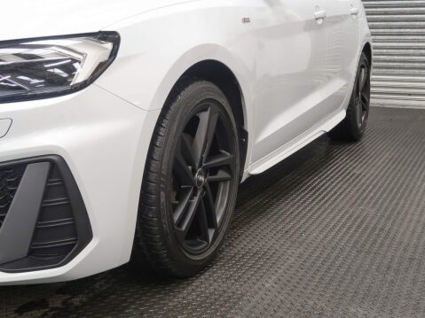 Audi A1 1.0 TFSI 30 S line Sportback S Tronic Euro 6 (s/s) 5dr 81