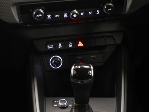 Audi A1 1.0 TFSI 30 S line Sportback S Tronic Euro 6 (s/s) 5dr 41
