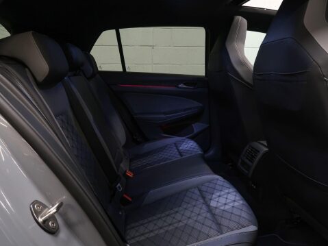 Volkswagen Golf 2.0 TDI R-Line DSG Euro 6 (s/s) 5dr 28