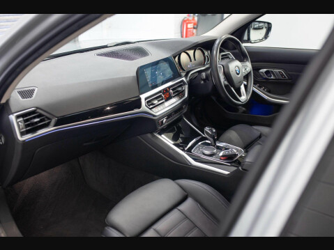 BMW 3 Series 2.0 320i Sport Auto Euro 6 (s/s) 4dr 51