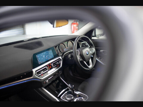 BMW 3 Series 2.0 320i Sport Auto Euro 6 (s/s) 4dr 61
