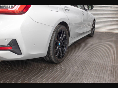 BMW 3 Series 2.0 320i Sport Auto Euro 6 (s/s) 4dr 69