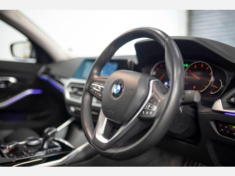 BMW 3 Series 2.0 320i Sport Auto Euro 6 (s/s) 4dr 21