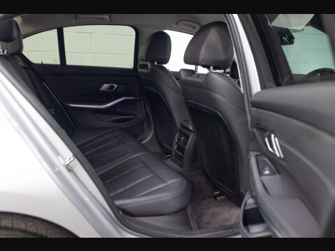 BMW 3 Series 2.0 320i Sport Auto Euro 6 (s/s) 4dr 25