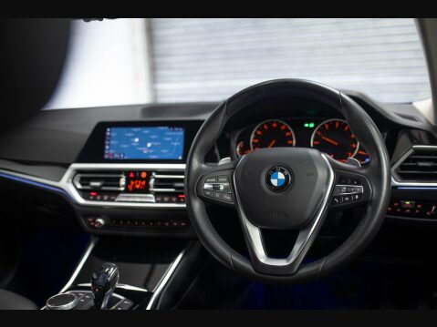 BMW 3 Series 2.0 320i Sport Auto Euro 6 (s/s) 4dr 50