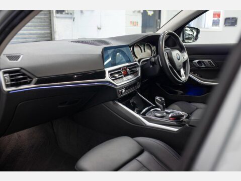 BMW 3 Series 2.0 320i Sport Auto Euro 6 (s/s) 4dr 52