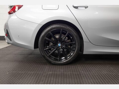 BMW 3 Series 2.0 320i Sport Auto Euro 6 (s/s) 4dr 66