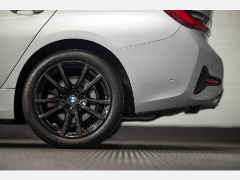 BMW 3 Series 2.0 320i Sport Auto Euro 6 (s/s) 4dr 94