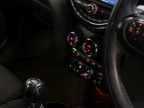 Mini Hatch 1.5 Cooper Classic Euro 6 (s/s) 5dr 22