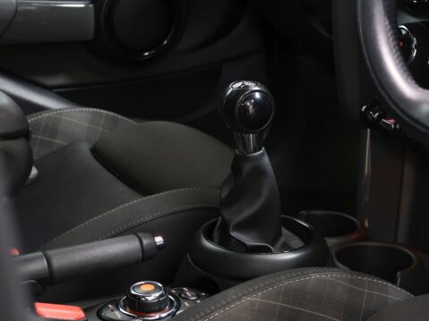 Mini Hatch 1.5 Cooper Classic Euro 6 (s/s) 5dr 23