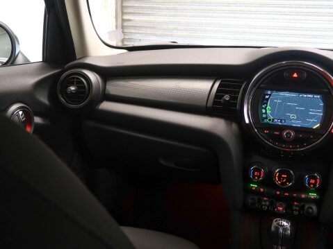 Mini Hatch 1.5 Cooper Classic Euro 6 (s/s) 5dr 48
