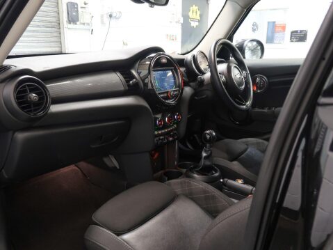 Mini Hatch 1.5 Cooper Classic Euro 6 (s/s) 5dr 56