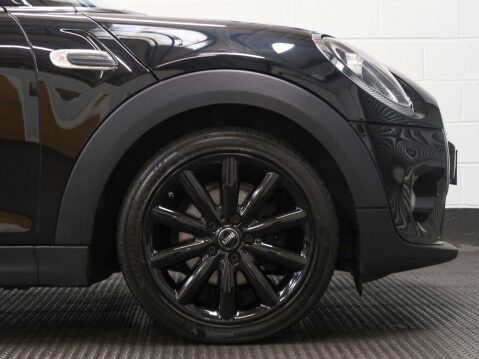 Mini Hatch 1.5 Cooper Classic Euro 6 (s/s) 5dr 69