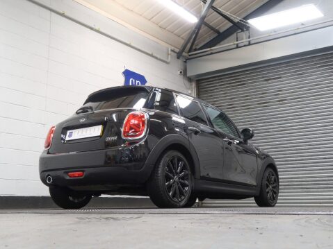 Mini Hatch 1.5 Cooper Classic Euro 6 (s/s) 5dr 99