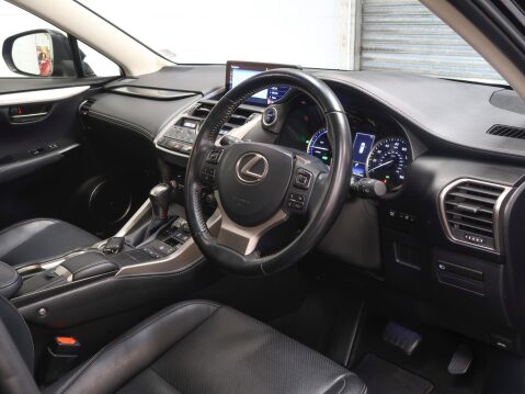 Lexus NX 2.5 300h Luxury E-CVT 4WD Euro 6 (s/s) 5dr 11
