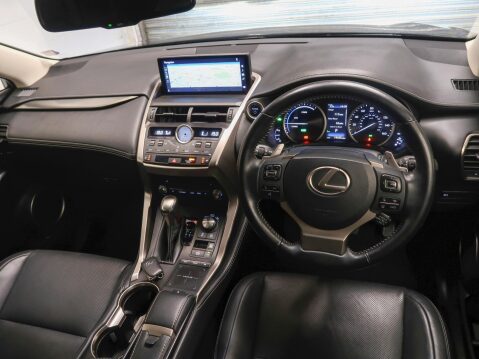 Lexus NX 2.5 300h Luxury E-CVT 4WD Euro 6 (s/s) 5dr 49