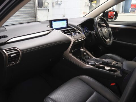 Lexus NX 2.5 300h Luxury E-CVT 4WD Euro 6 (s/s) 5dr 51