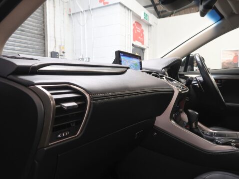 Lexus NX 2.5 300h Luxury E-CVT 4WD Euro 6 (s/s) 5dr 54