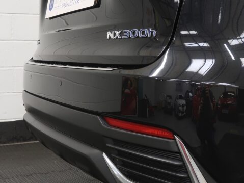 Lexus NX 2.5 300h Luxury E-CVT 4WD Euro 6 (s/s) 5dr 70
