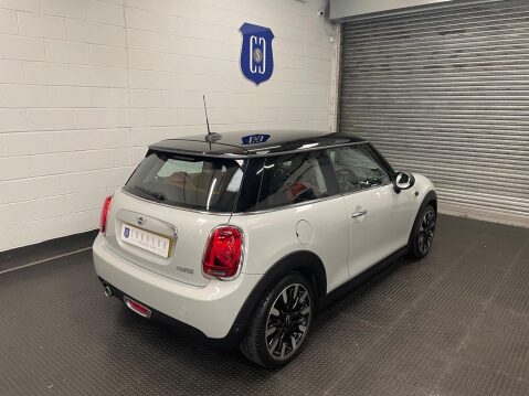 Mini Hatch 1.5 Cooper Exclusive Euro 6 (s/s) 3dr 72