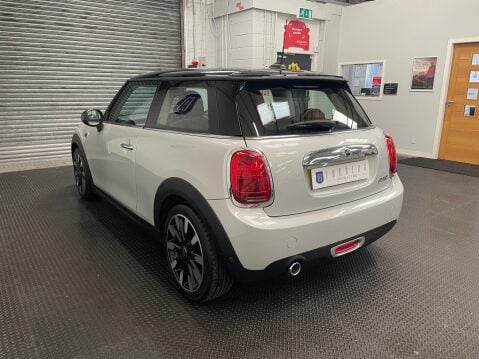 Mini Hatch 1.5 Cooper Exclusive Euro 6 (s/s) 3dr 53