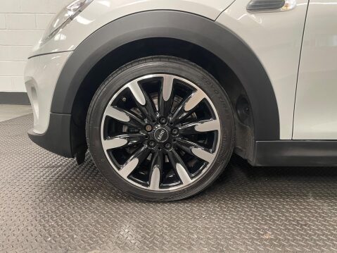 Mini Hatch 1.5 Cooper Exclusive Euro 6 (s/s) 3dr 10