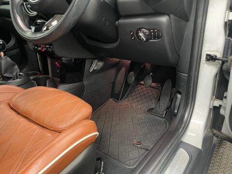 Mini Hatch 1.5 Cooper Exclusive Euro 6 (s/s) 3dr 15