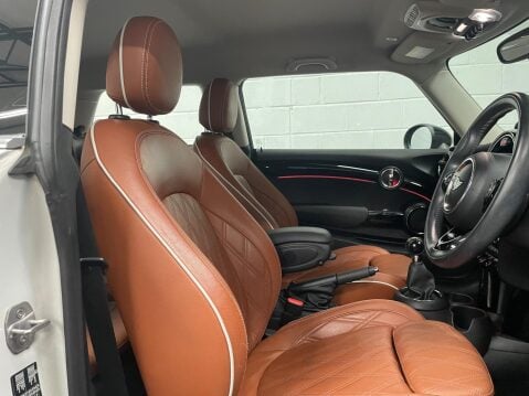 Mini Hatch 1.5 Cooper Exclusive Euro 6 (s/s) 3dr 14