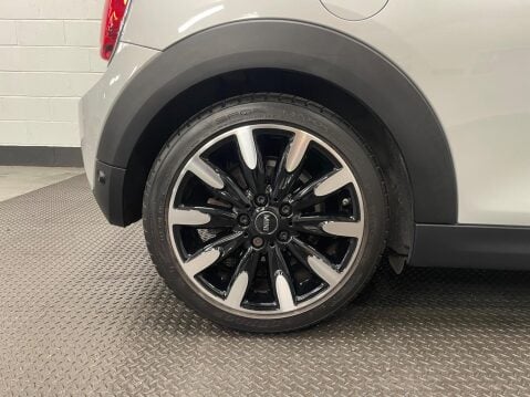 Mini Hatch 1.5 Cooper Exclusive Euro 6 (s/s) 3dr 62