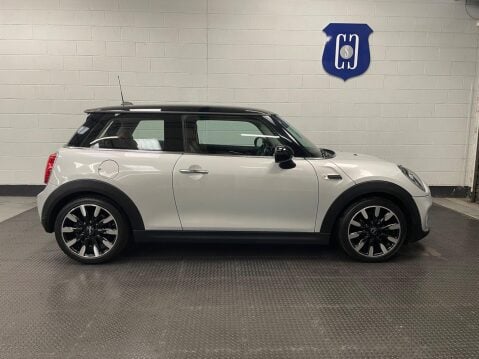 Mini Hatch 1.5 Cooper Exclusive Euro 6 (s/s) 3dr 56