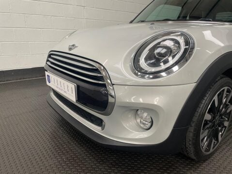 Mini Hatch 1.5 Cooper Exclusive Euro 6 (s/s) 3dr 9