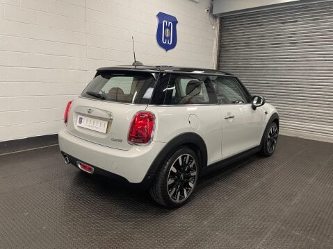 Mini Hatch 1.5 Cooper Exclusive Euro 6 (s/s) 3dr 55