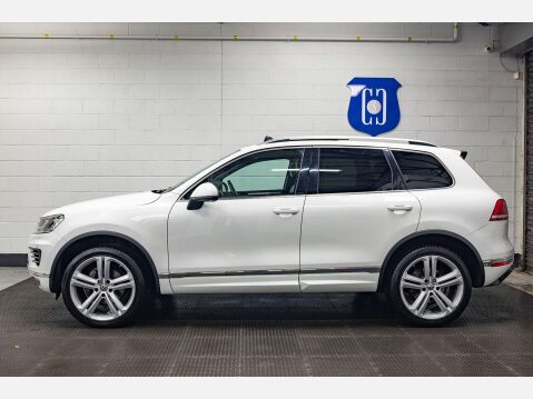Volkswagen Touareg 3.0 TDI V6 BlueMotion Tech R-Line Tiptronic 4WD Euro 6 (s/s) 5dr 5