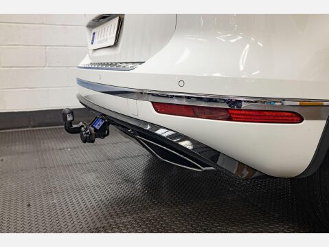 Volkswagen Touareg 3.0 TDI V6 BlueMotion Tech R-Line Tiptronic 4WD Euro 6 (s/s) 5dr 68