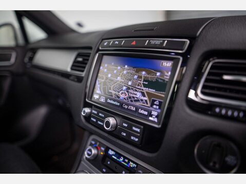 Volkswagen Touareg 3.0 TDI V6 BlueMotion Tech R-Line Tiptronic 4WD Euro 6 (s/s) 5dr 28