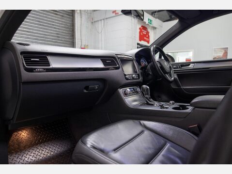 Volkswagen Touareg 3.0 TDI V6 BlueMotion Tech R-Line Tiptronic 4WD Euro 6 (s/s) 5dr 47