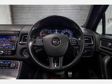 Volkswagen Touareg 3.0 TDI V6 BlueMotion Tech R-Line Tiptronic 4WD Euro 6 (s/s) 5dr 40