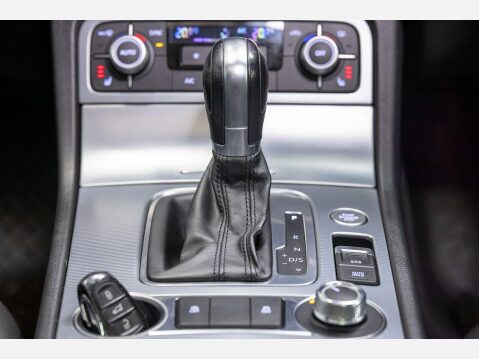 Volkswagen Touareg 3.0 TDI V6 BlueMotion Tech R-Line Tiptronic 4WD Euro 6 (s/s) 5dr 37